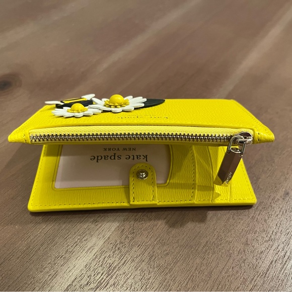 Kate spade small wallet (NWT) - Picture 5 of 5
